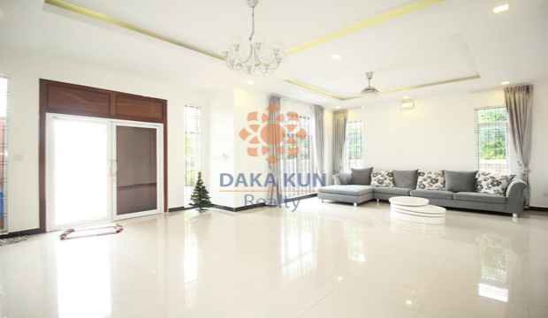 4 Bedrooms House for Rent in Krong Siem Reap-Svay Dangkum
